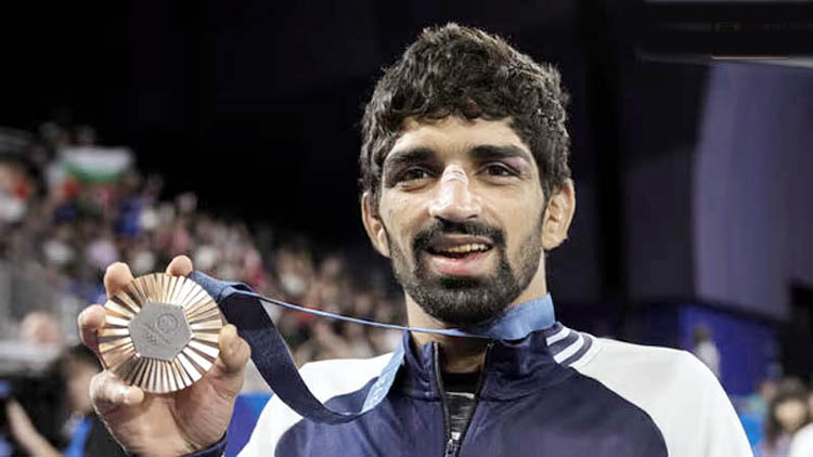 Paris Olympics 2024: पेरिस ओलंपिक में बिना गोल्ड के भारत का अभियान समाप्त, विनेश के मेडल का फैसला 13 अगस्त को 7