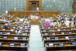संसद शीतकालीन सत्र : संसद में वंदे मातरम् पर चर्चा शुरू, पीएम मोदी बोले- मुस्लिम लीग के दबाव में कांग्रेस ने वंदे मातरम् पर किया समझौता