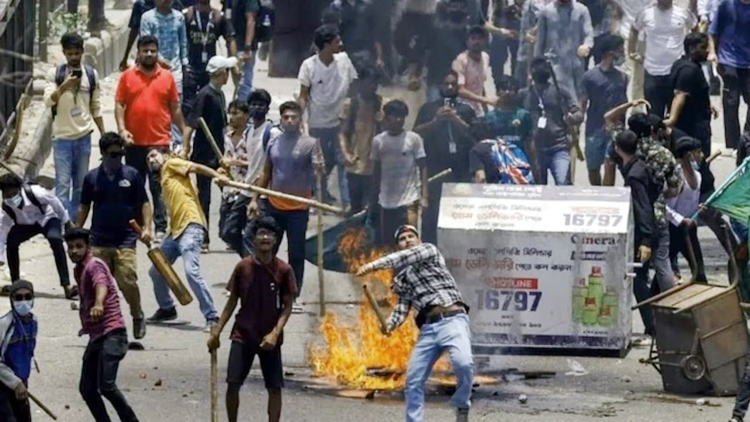 बांग्लादेश में भारतीयों के लिए एडवाइजरी :