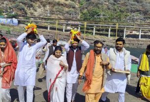 मुख्यमंत्री के बहू-बेटे नर्मदा परिक्रमा पर निकले