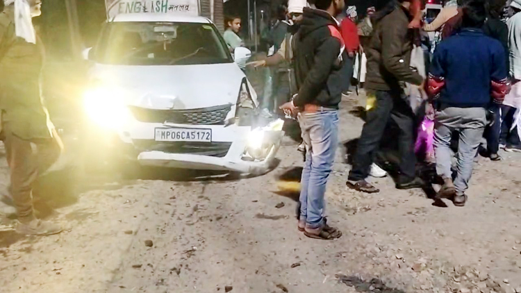 मुरैना : भाजपा नेता ने अपनी कार से 5 लोगों को उड़ाया, दो की मौत; नेशनल हाईवे जाम