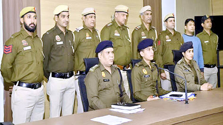 'ऑपरेशन क्लीन स्वीप' : दिल्ली पुलिस ने द्वारका में अवैध रूप से रह रहे 130 विदेशियों को भेजा वापस