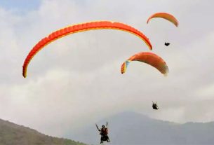 हिमाचल के बीड़-बिलिंग में पैराग्लाइडर दुर्घटनाग्रस्त, पायलट की मौत, पर्यटक घायल