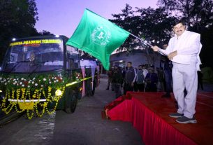 पन्ना नेशनल पार्क में अब शानदार बस कराएगी जंगल सफारी, सीएम मोहन ने कैंटर बसों को दिखाई हरी झंडी