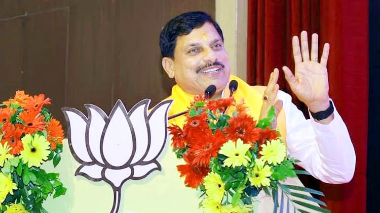 इंदौर लिट चौक : 'बॉलीवुड ने देशप्रेम से ज्यादा प्रेम कहानियों को तरजीह दी', कार्यक्रम में बोले मुख्यमंत्री मोहन यादव