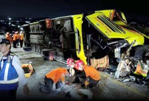 इंडोनेशिया में दर्दनाक सड़क हादसा