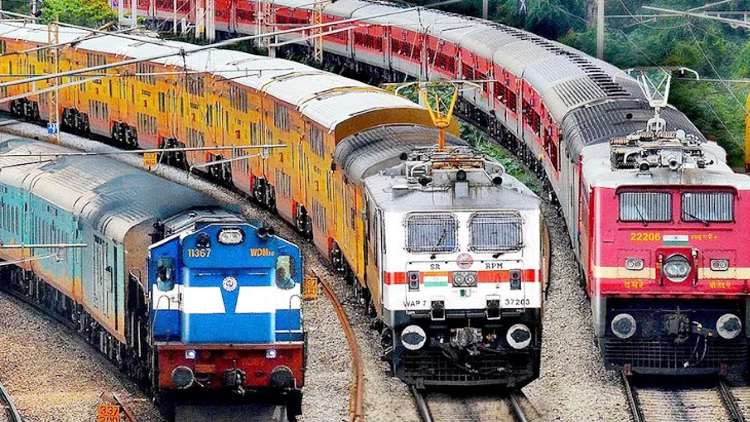 भारतीय रेल यात्रा हुई महंगी : आज से बढ़ गए टिकटों के दाम, जानें क्या है पड़ असर