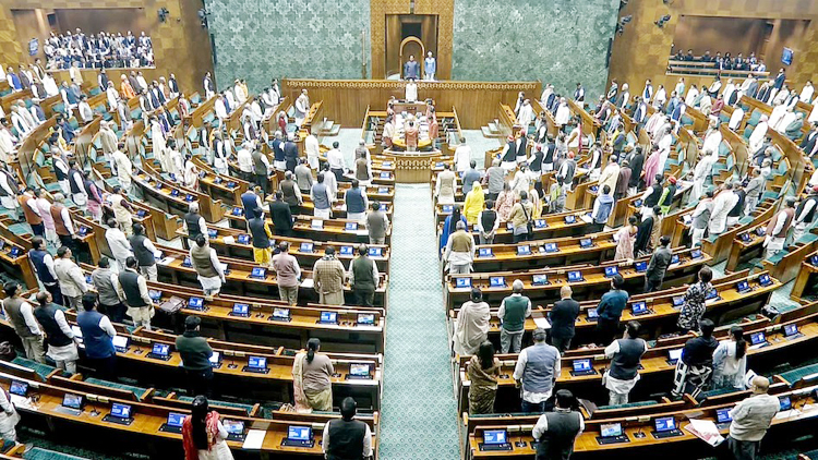 parliament-winter-session-amit-shahs-strong-reply-to-those-questioning-the-discussion-on-vande-mataram-said-such-people-should-consider-their-own-understanding