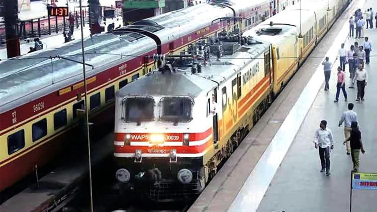 सीट कन्फर्म हुई या नहीं