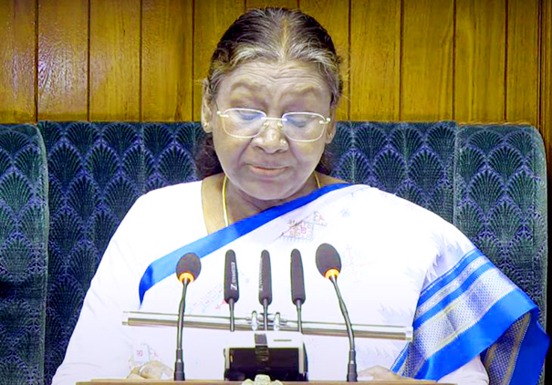 संसद भवन में बजट सत्र की शुरुआत : राष्ट्रपति मुर्मू का अभिभाषण, गिनाई देश की उपलब्धियां