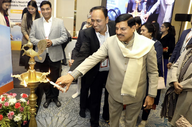 मोहन सरकार का 'टेक सफर'