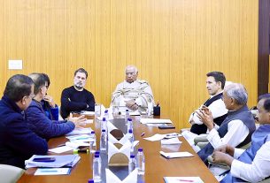 कांग्रेस राष्ट्रीय अध्यक्ष खड़गे और राहुल गांधी ने मध्य प्रदेश के पार्टी नेताओं के साथ की संगठनात्मक समीक्षा बैठक