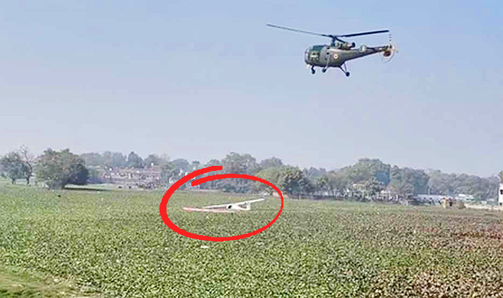 प्रयागराज में वायुसेना का प्रशिक्षण विमान तालाब में गिरा, राहत-बचाव कार्य जारी