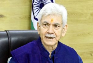 एलजी सिन्हा ने आतंक संबंधी गतिविधियों के शक में बर्खास्त किए 5 कर्मचारी