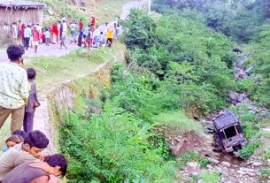 उदयपुर में सवारियों से भरी ओवरलोड जीप खाई में गिरी, 3 लोगों की मौत