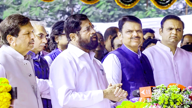 मुंबई में शिंदे के सभी 29 पार्षद होटल में शिफ्ट : मेयर के लिए भाजपा को 25 पार्षद चाहिए