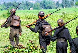 बीजापुर में सुरक्षाबलों और माओवादियों के बीच मुठभेड़ : दो नक्सलियों के मारे जाने की सूचना