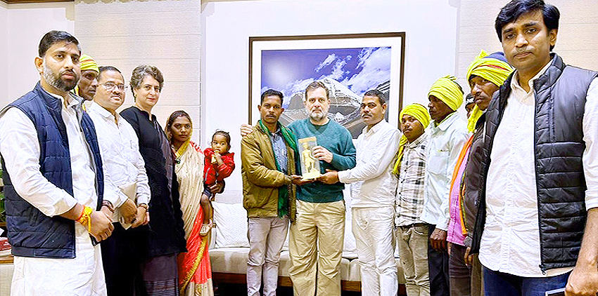 दिल्ली दरबार में मध्‍यप्रदेश के सिंगरौली जिले के आदिवासियों ने राहुल-प्रियंका के सामने खोली विस्थापन की फाइल