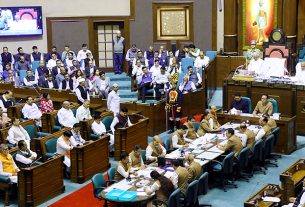 मध्यप्रदेश विधानसभा के बजट सत्र में राज्यपाल के अभिभाषण के दौरान विपक्ष का हंगामा ,कार्यवाही अगले दिन तक स्थगित