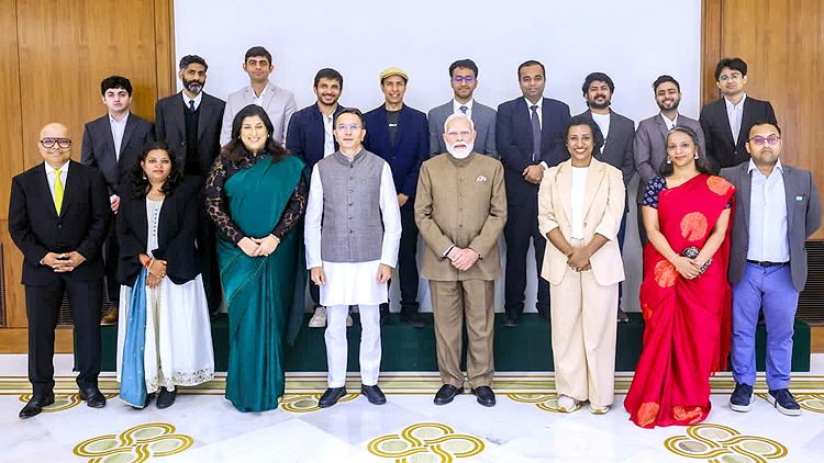 प्रधानमंत्री नरेन्द्र मोदी ने सेवा तीर्थ में एआई और डीपटेक स्टार्टअप्स के सीईओ के साथ गोलमेज सम्मेलन किया