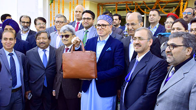 मुख्यमंत्री उमर अब्दुल्ला ने जम्मू-कश्मीर का बजट पेश किया : 1.13 लाख करोड़ रुपए का बजट, छात्रों के लिए पूरी फीस माफ...