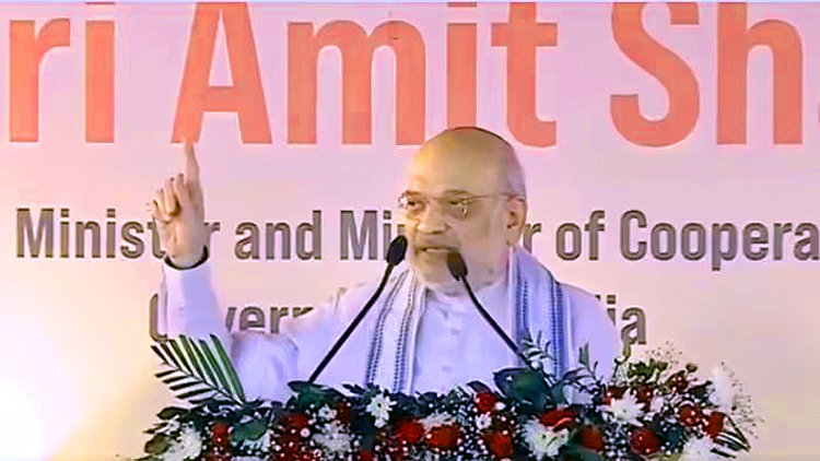 गृह मंत्री अमित शाह असम के कछार जिले में जनसभा में बोले- कांग्रेस ने सीमाएं खुली छोड़ीं, घुसपैठ बढ़ी
