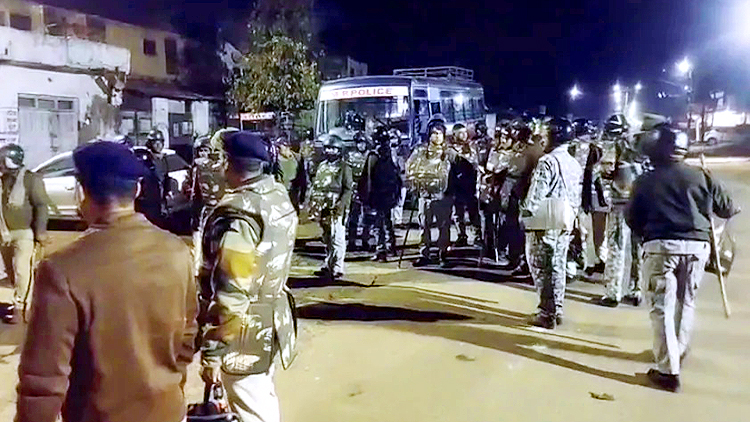 मध्यप्रदेश के जबलपुर स्थित मंदिर में तोड़फोड़ के बाद भड़की हिंसा : 25 गिरफ्तार, भारी पुलिस बल तैनात