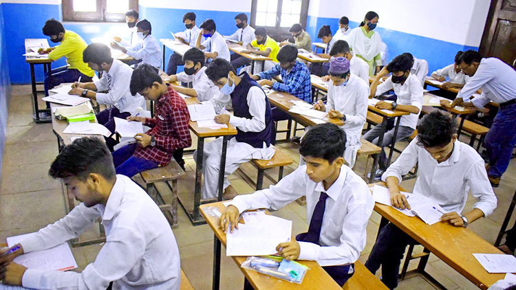 मध्यप्रदेश में बोर्ड परीक्षा का दौर अब शुरू : 16 लाख विद्यार्थी होंगे शामिल, सेंटर पर सख्त निगरानी