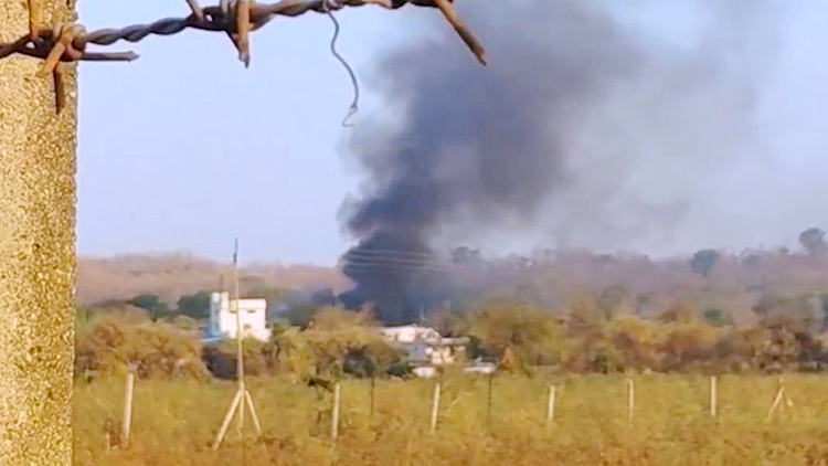 फैक्ट्री में भीषण धमाका