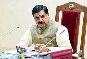 पेट्रोल आपूर्ति पर सरकार की कड़ी नजर