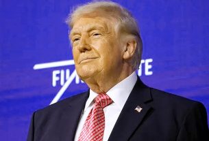 डोनाल्ड ट्रंप