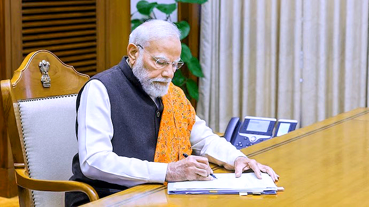 प्रधानमंत्री नरेंद्र मोदी