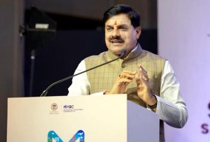 मुख्यमंत्री की टेक