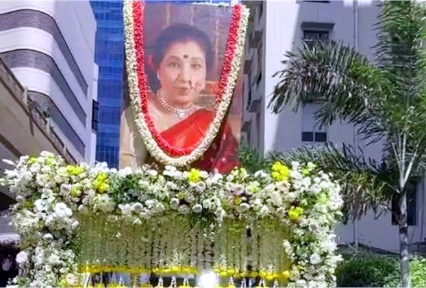 आशा भोसले