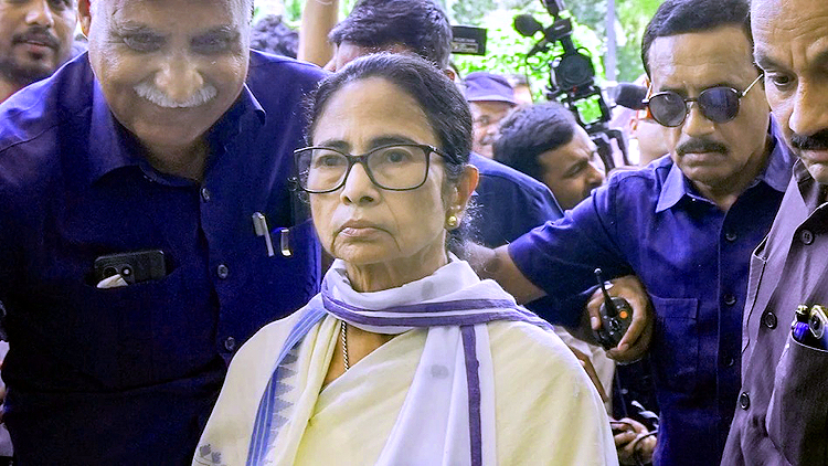 Mamata Banerjee FIR
