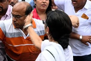 Mamata slaps worker